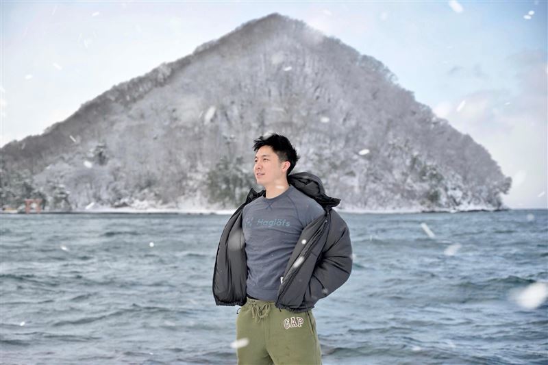 日本作家、攝影師小林賢伍。（圖／翻攝自小林賢伍Threads）