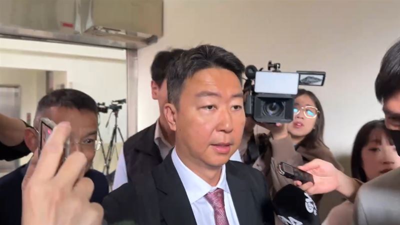 陳世凱表示，由於軍演狀態在中午前仍未完全明朗，交通部會在下午把整體盤點狀況彙整完成後，對外統一說明，並向民眾清楚報告因應方式。（圖／翻攝畫面）