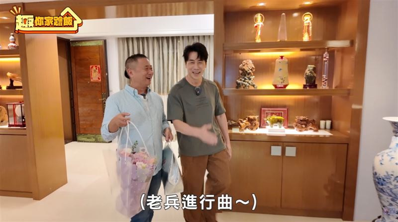 邰智源一進到羅時豐家中，驚呼根本是樣品屋。（圖／翻攝自《大牛比較攬》YouTube）