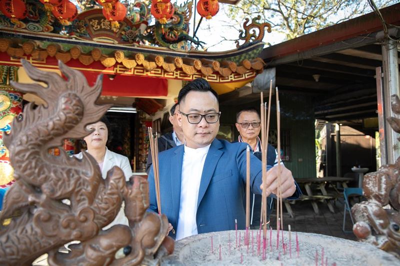 基隆市議長童子瑋表示，元旦升旗的時候，國民黨能心安理得面對他們的初衷，找回對國旗的認同，屏棄黨派之爭、回到守護國家的陣線嗎？（圖／翻攝自童子瑋臉書）