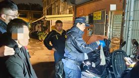 汽油彈,派出所,中壢,米酒瓶（圖／翻攝畫面）