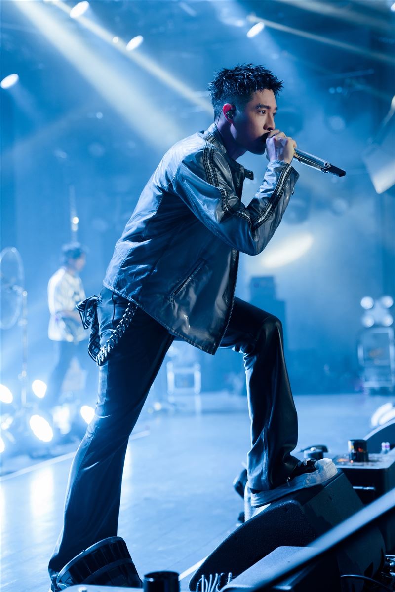 周湯豪歌聲動人。(圖／中視提供)