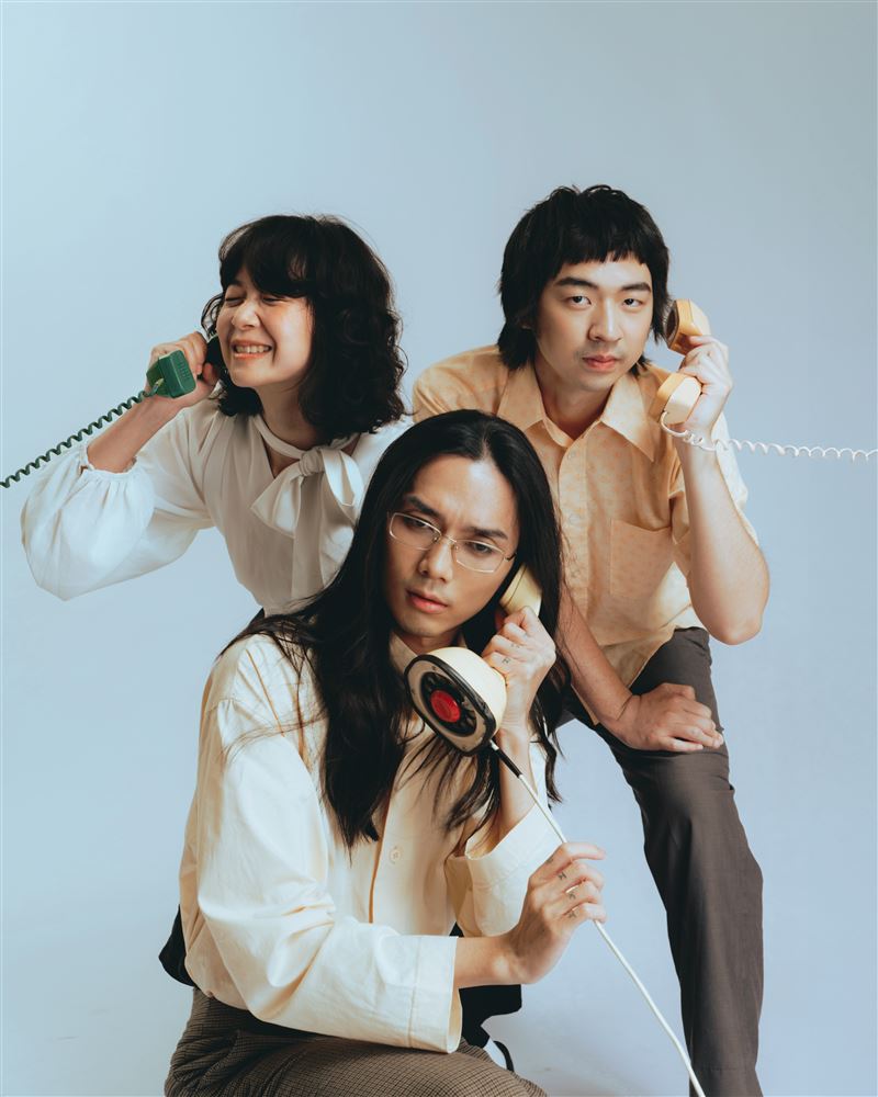 百合花重新詮釋〈情字這條路〉。（圖／滾石唱片提供）