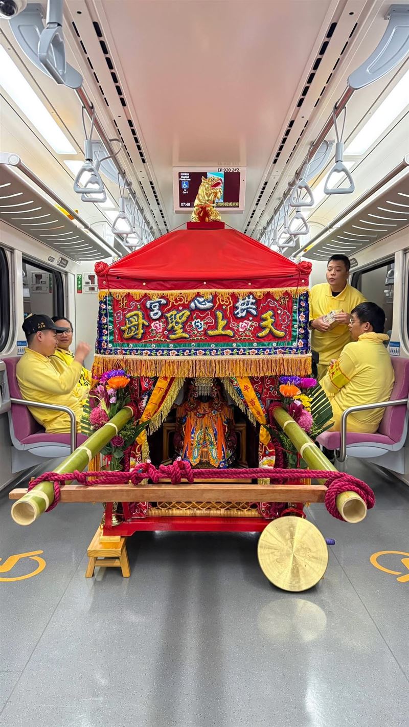 白沙屯媽祖香火迎回新北，蘇巧慧隨新北拱心宮謁祖進香