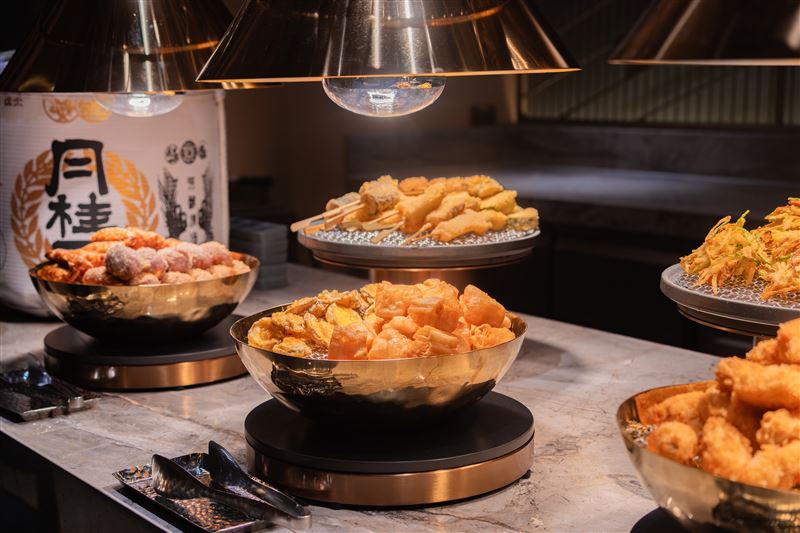 島語桃園台茂店共有9大餐台，皆有新品、獨家料理提供。(圖／漢來美食提供）