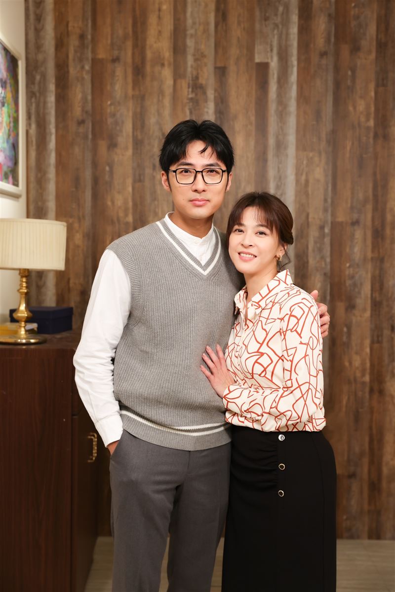 蘇晏霈與李運慶首次合作就飾演夫妻，兩人對戲自然默契十足。（圖／民視提供）