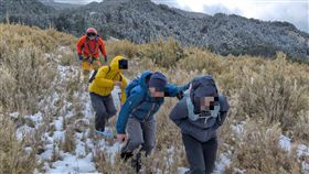 黑鷹直升機,空勤總隊,積雪,登山隊,雪山西稜,無心跳,消防,徒步,救援（圖／翻攝畫面）