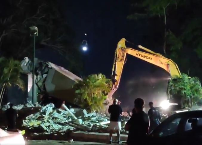 華人紀念碑被拆中國震怒 巴拿馬政府回應了 阿賴漢市府認為紀念碑有安全疑慮,在夜間進行拆除。(圖/翻攝自徐學淵X)