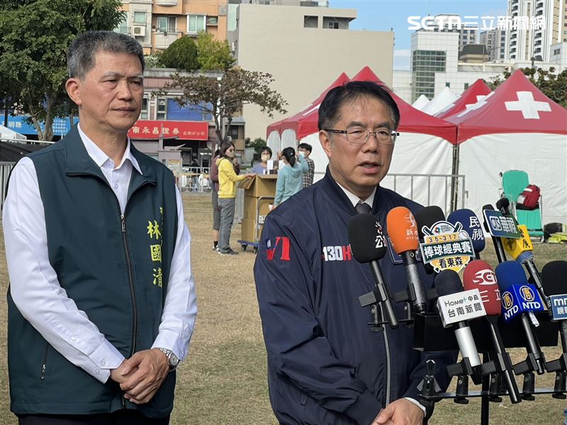 黃偉哲表示，跨年晚會為了安全起見，禁止「大型行李箱、攝影腳架、長梯」進入會場。（圖／記者林昱孜攝影）