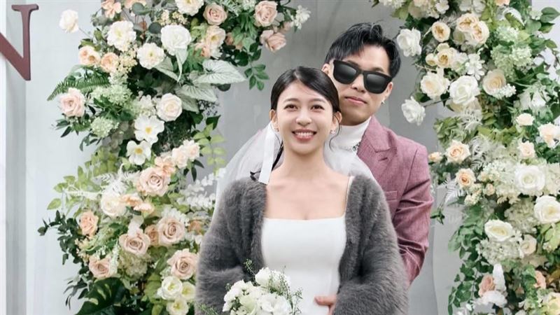 「欸你這週要幹嘛」她奉子成婚　婚照曝光