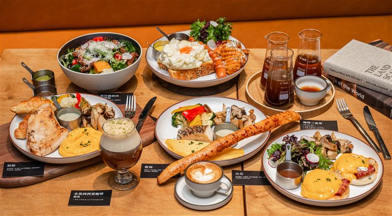 白霧時光提供咖啡、早午餐、排餐和麵包。(圖／路易莎提供）