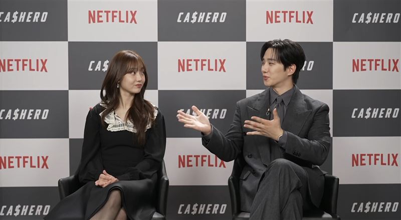 李俊昊（右）、金慧埈接受台灣媒體訪問。（圖／Netflix提供）