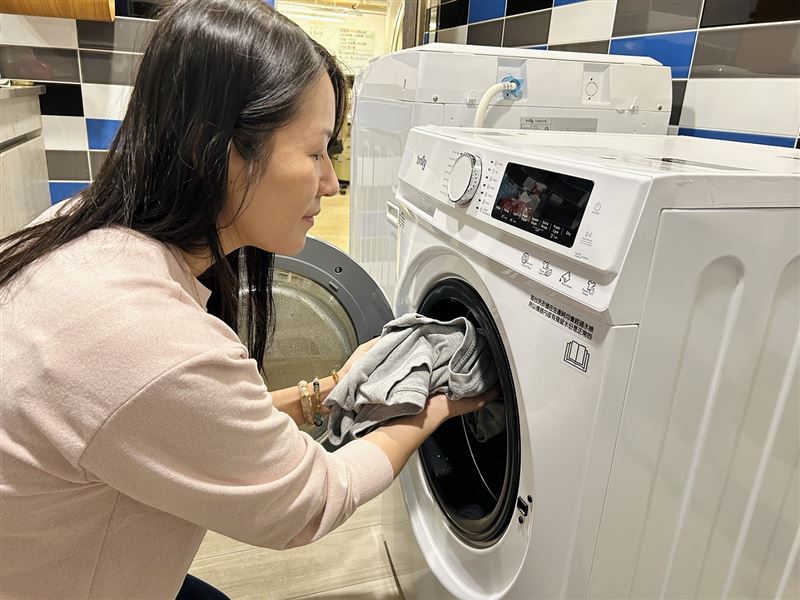 輕量型滾筒洗衣機年末優惠價不到1.5萬即可入手，成換機潮新寵。（圖／品牌業者提供）