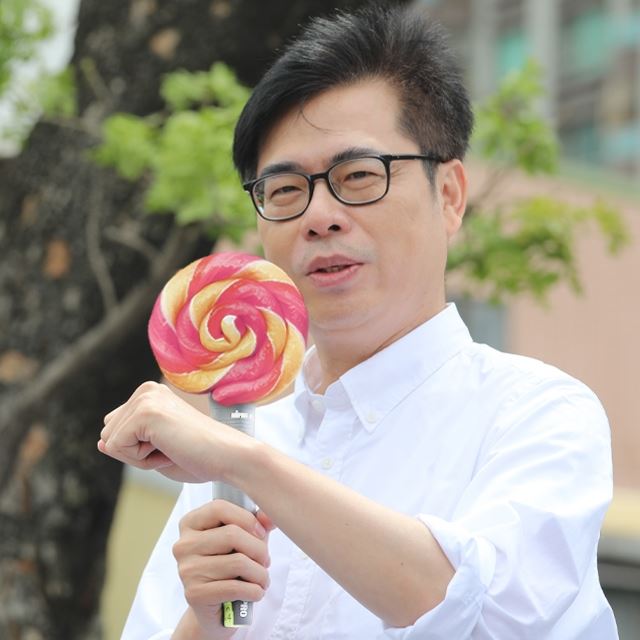 高雄市長陳其邁表示，中國軍演無助兩岸和平，支持賴總統強化國防。（圖／翻攝自陳其邁臉書）