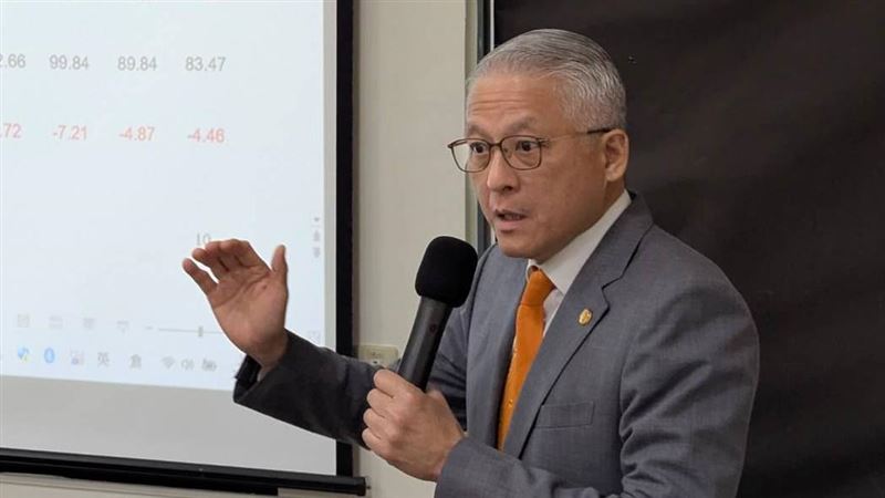 周鶴鳴指出，央行年末會議未明顯放寬信用管制，不少人預期鬆綁心理落空，導致年底市場觀望氣氛提升，預估2026蛋白區有機會「讓利取量」，蛋黃區則價格僵固甚至微升的局勢。（圖／台灣房屋提供）