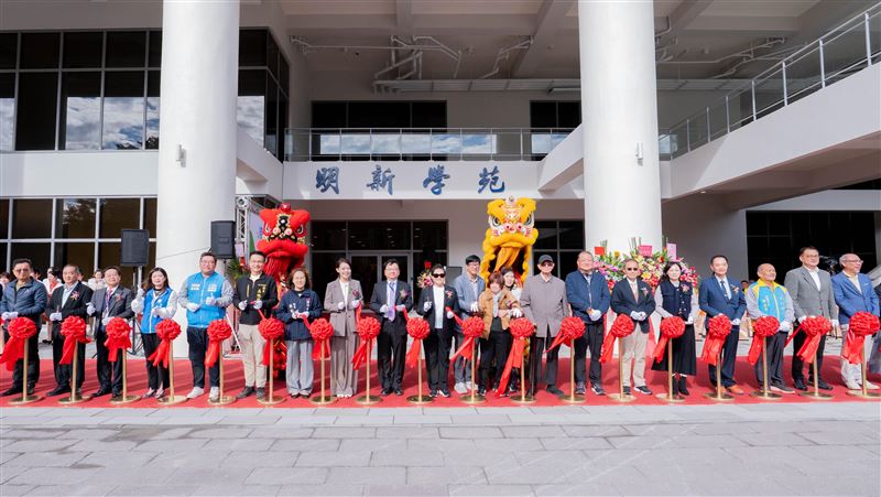 明新科大宿舍啟用　「小豪宅」成校園地標