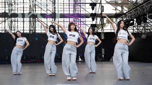 安芝儇露小蠻腰　學中文逛夜市喊：烤魷魚