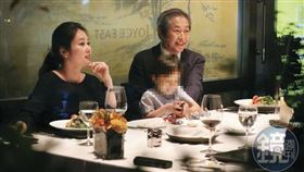 只要回台有空檔，麻衣（左）會和前公公王文洋見面；2個月前父親（右）雖病重，仍特地來台和王文洋聚餐。
