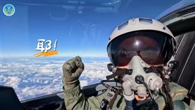 國防部,解放軍,中國解放軍,共軍,台北,台灣,台海,肌肉,正義,使命,火箭軍。（圖／翻攝自東部戰區微博）