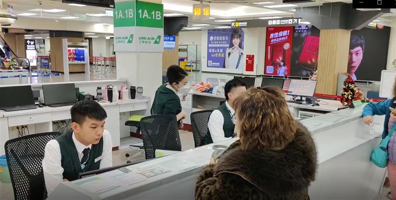 旅客因為班機取消，無奈行程被打亂。（圖／翻攝畫面）