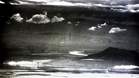 共軍東部戰區發布了所謂無人機俯瞰台北101圖片。（圖／翻攝自微博＠東部戰區） 