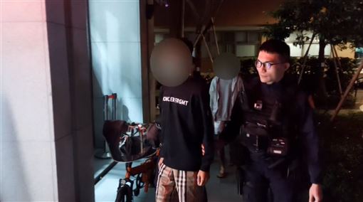 桃園撞球場外球棒「4打1」未成年烙人尋仇