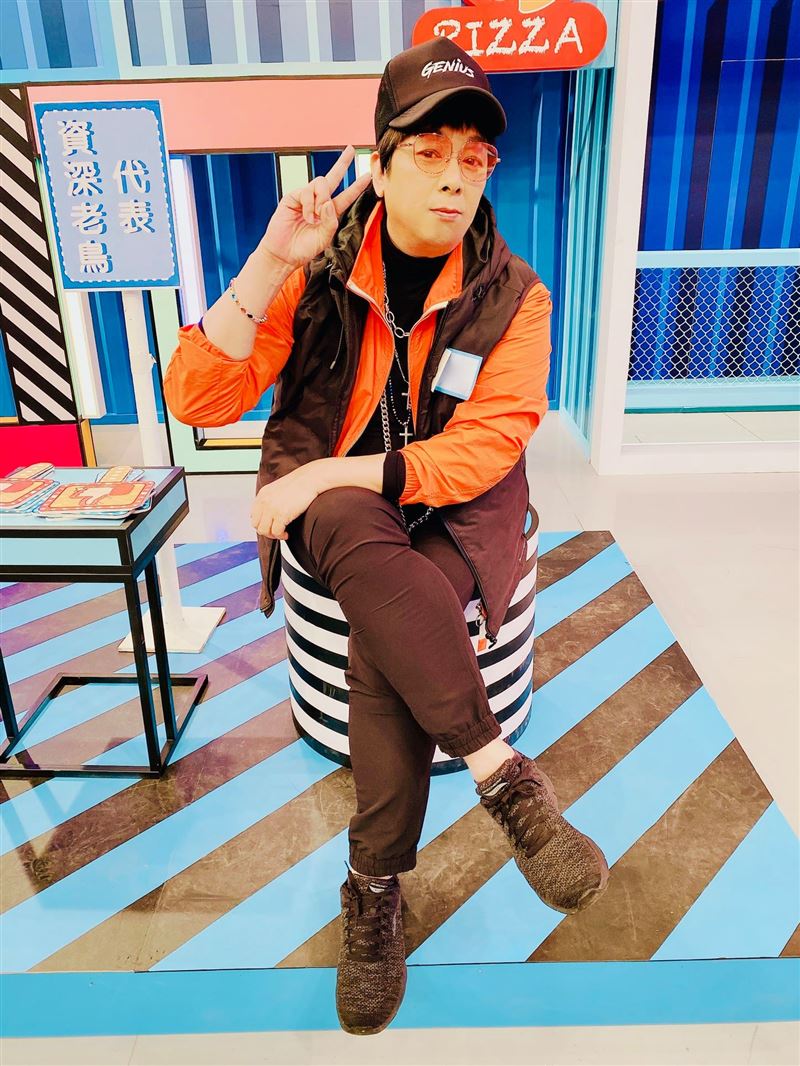 資深藝人曹西平昨晚於新北住處辭世，消息傳出震驚演藝圈。他縱橫演藝圈多年，以直率敢言的形象深植人心，留下無數經典畫面，死訊傳出後，許多粉絲都感到相當不捨。（圖／翻攝自臉書曹西平的粉絲愛團）