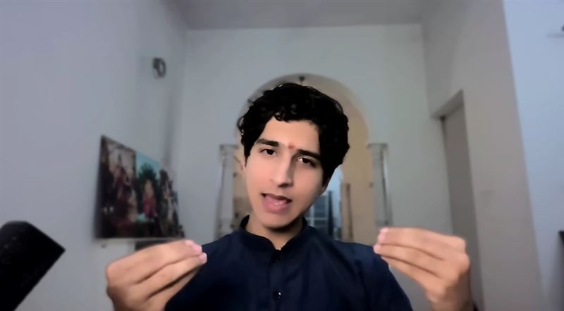 印度神童2025年12月24日年末預言中！警告中國有事（軍演）、台灣 （7.0地震）、全世界注意10件事恐惡化（圖／翻攝自阿南德影片）