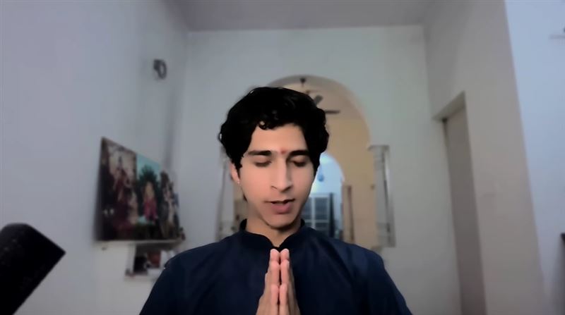 印度神童2025年12月24日年末預言中！警告中國有事（軍演）、台灣 （7.0地震）、全世界注意10件事恐惡化（圖／翻攝自阿南德影片）