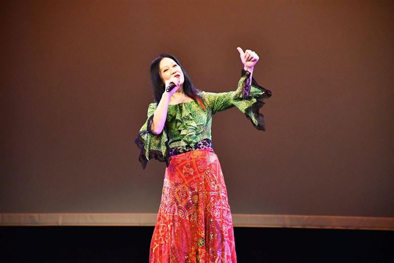 李麗芬在機場掉大筆現金。（圖／翻攝自李麗芬臉書）