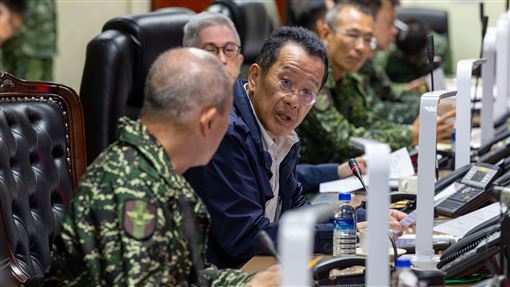 傳顧立雄共軍軍演期間休假？國防部說話了