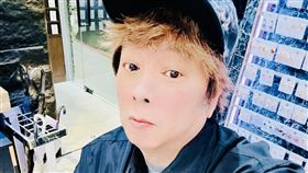 曹西平被潘若迪送紙紮錄影帶。（圖／翻攝臉書）