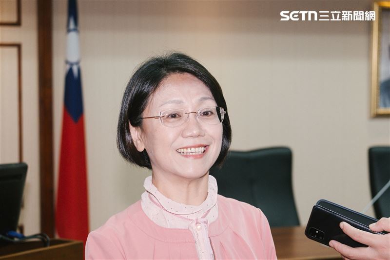 翁曉玲發文力挺高金素梅，稱「大罷免2.0再起！賴清德搞罷免不成，現換手搞司法追殺在野！」慘遭網友嗆翻。（圖／記者楊士誼攝影）