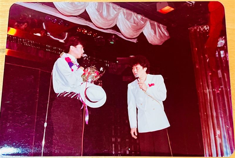 老照片故事／曹西平當年像許光漢紅翻天　張國榮、胡茵夢、彭雪芬合作過。臺灣演藝圈，不能忘記他的10個理由曝光。圖為曹西平與倪敏然。 （圖／翻攝自《曹西平的粉絲愛團》臉書）