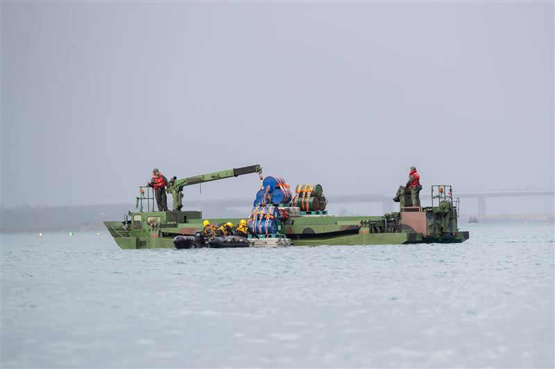 第三作戰區53工兵群今日在新北地區實施河道阻絕設置演練（圖／國防部提供）