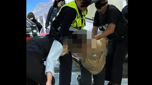 北車男大吼「我會傷人」　遭噴辣椒水壓制