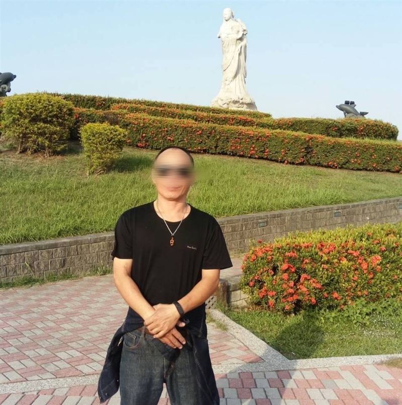 蔡男與女友發生爭吵，氣到朝對方潑鹽酸後持刀自傷亡。（圖／翻攝蔡男臉書）