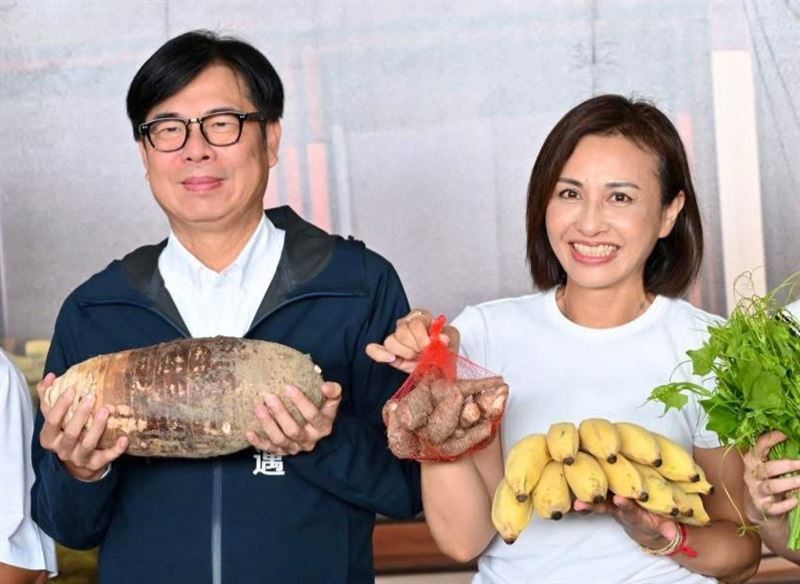 陳其邁獻聲力挺「恨不得現在交棒給她」 邱議瑩：我準備好了！（圖／邱議瑩辦公室提供）