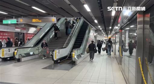 新/高階左營站突發生跳電！手扶梯停擺