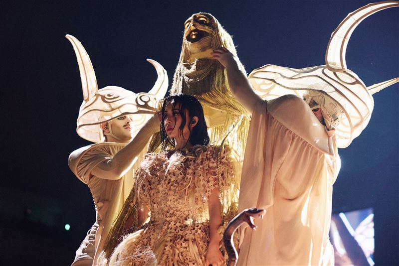 蔡依林頭戴「愉悅與苦痛」雙面頭盔，化身「慾望守護者」現身。（圖／凌時差提供）