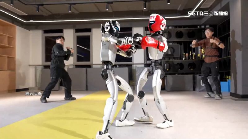 中國最新人型機器人標榜100%同步人類動作