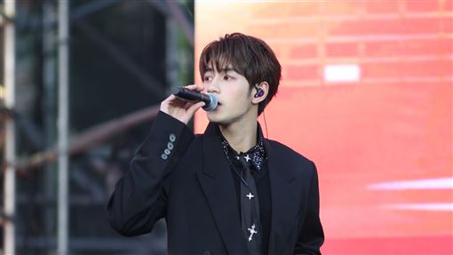 香港天菜男神喊合作鍾欣凌：姐弟戀也可以