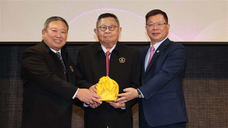 中華奧林匹克委員會第13、14屆主席交接典禮。（圖／中華奧林匹克委員會提供）