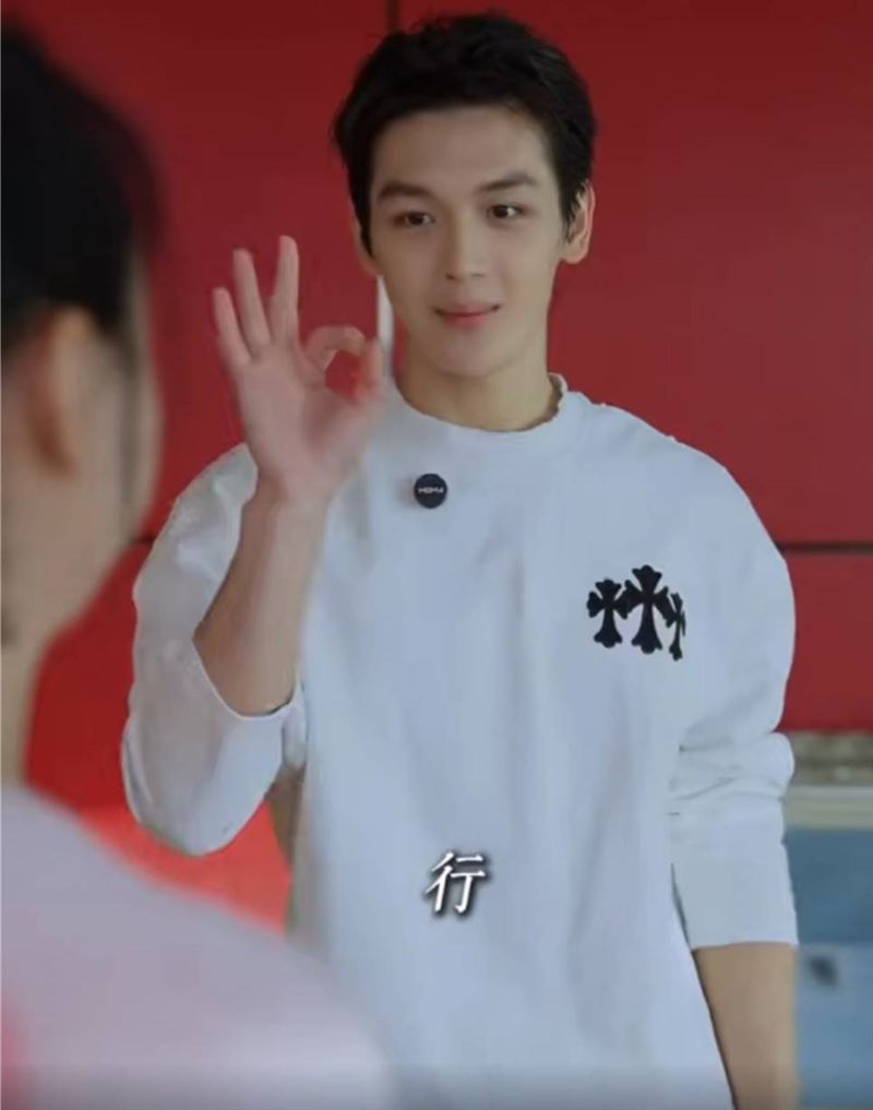 王艷19歲兒子長相帥氣。(圖/翻攝自微博)