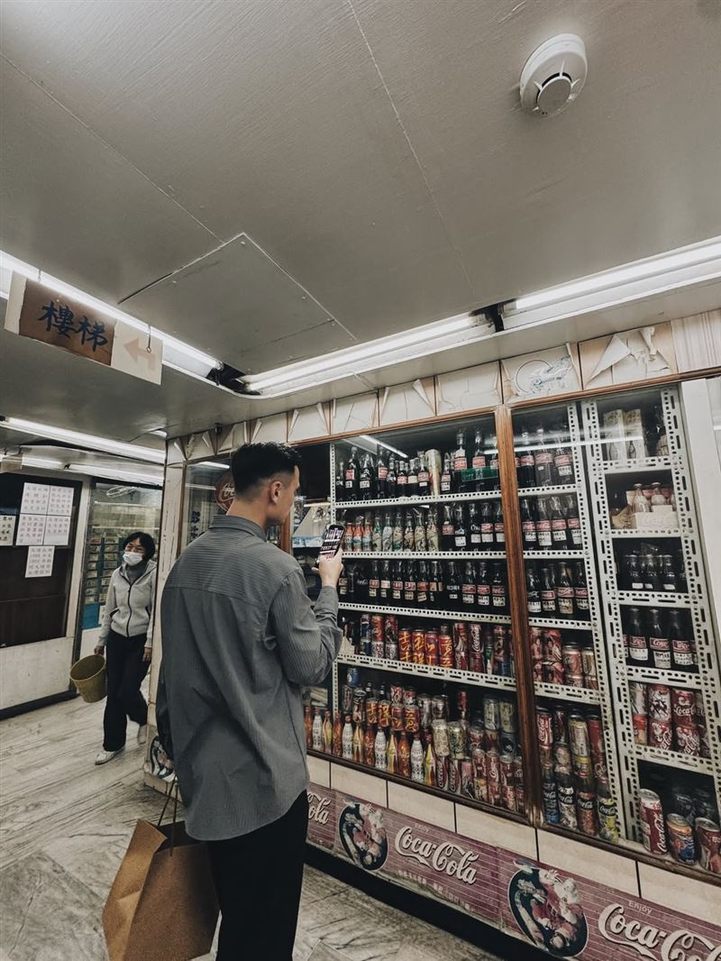 疑似陳芳語男友的背影。（圖／翻攝自陳芳語IG)