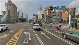 高雄市新興區中正路與中山路圓環，近期因號誌設計問題引發機車族強烈反彈。（圖／翻攝自Google Maps）