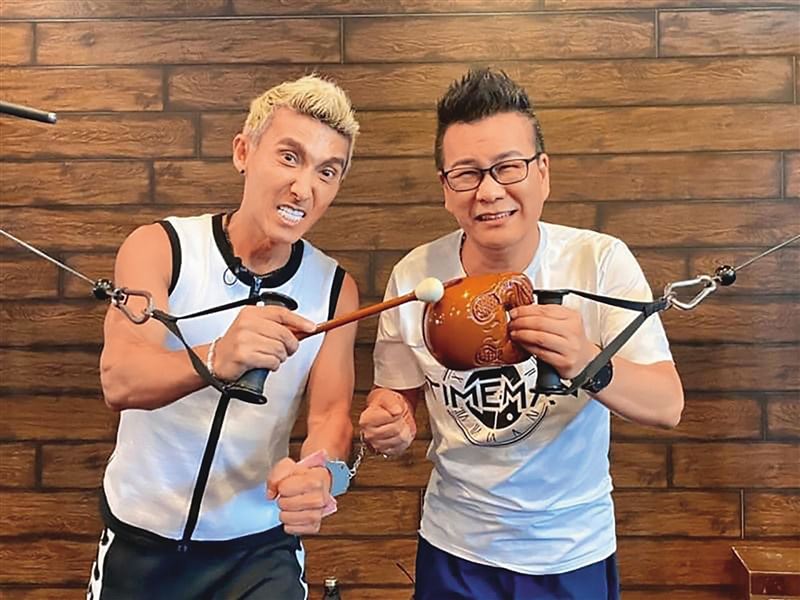 沈玉琳（右）與潘若迪（左）是多年好友，潘若迪日前透露沈玉琳「年前可以回家。」（圖／翻攝自沈玉琳的御琳軍臉書）