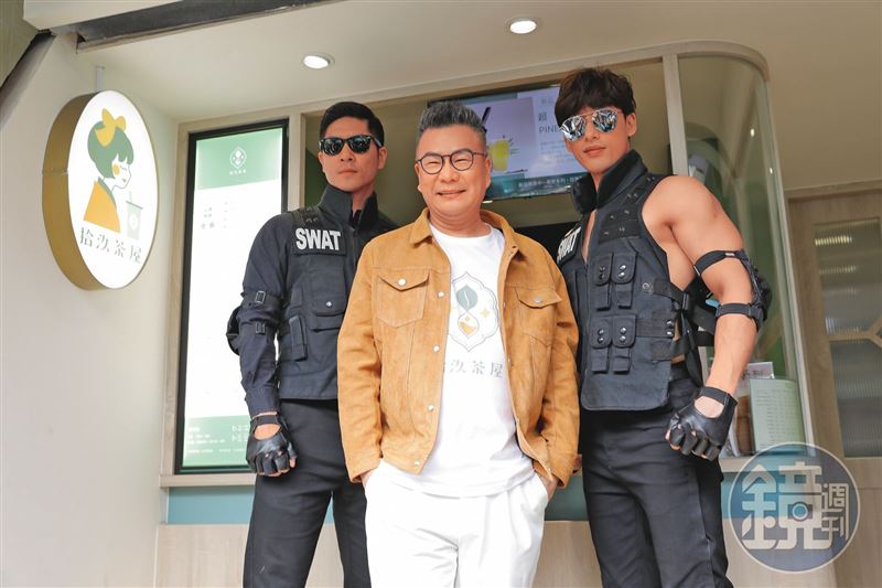 沈玉琳（中）曾代言手搖飲，他是許多品牌與活動的寵兒，效果據稱頗好