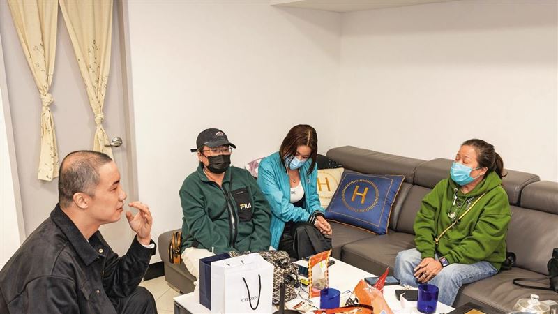 賓賓哥賣宗教商品年收上億！國稅局抓查稅