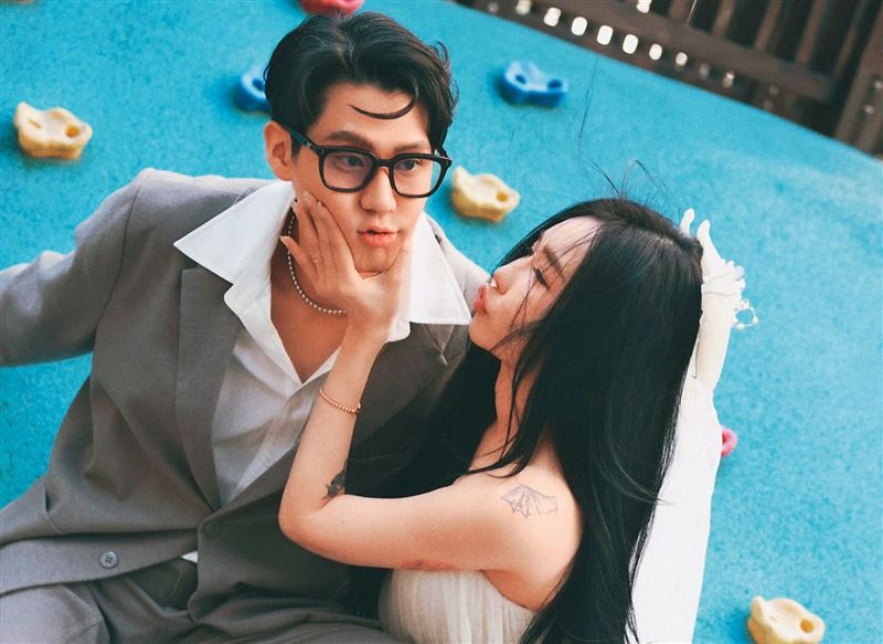 李玉璽和許允樂甜蜜步入婚姻，首要任務就是拚「做人」，化解長輩對於傳宗接代的壓力。（圖／翻攝自李玉璽臉書）